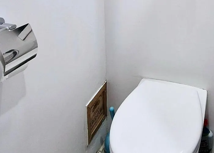 La Maison Des Piranhas *